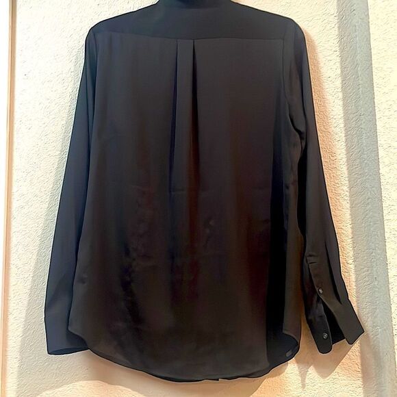 Banana Republic black blouse - Picture 2 of 3